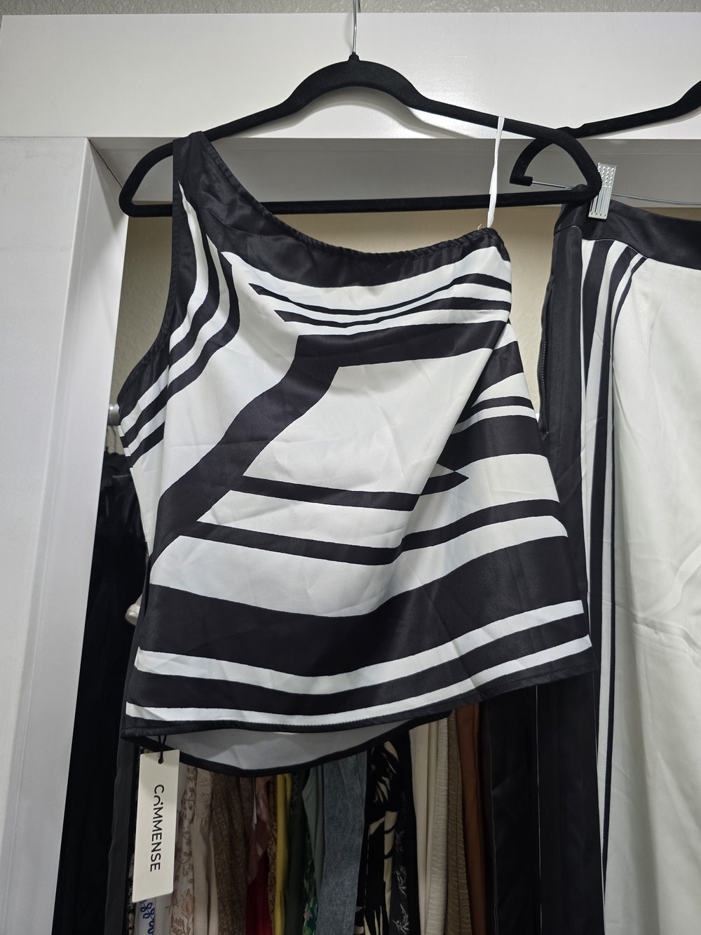 Commense Black & White Wide-Leg Two-Piece Set - Picture 11 of 11